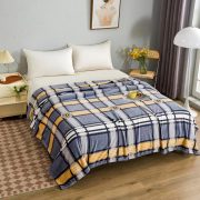 Flannel Blanket with Craftsmanship - Image 5