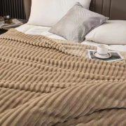 Flannel Blanket with Craftsmanship - Image 31